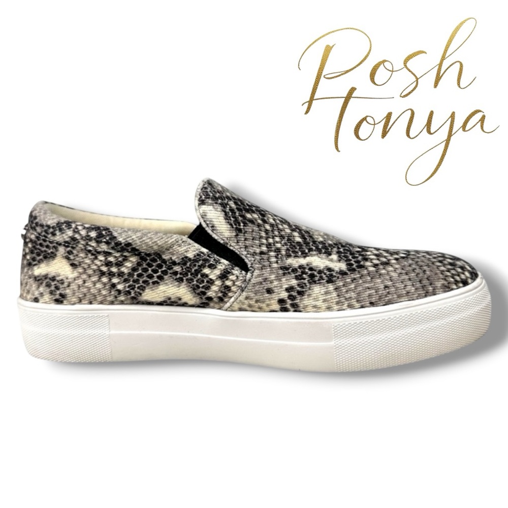 Steve Madden Gills Slip On Sneakers Gray Snake Print Size 8 Streetwear Casual - Picture 2 of 16